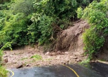 Medio Ambiente informa sobre posibles deslizamientos por lluvias a causa de remanentes de onda tropical y tormenta Elsa