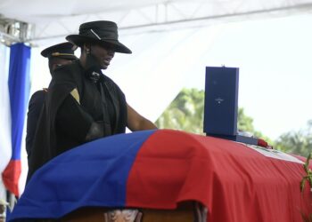 La esposa del presidente de Haití asesinado en su dormitorio reveló cómo sobrevivió al ataque