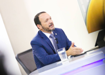 Ministro de Seguridad destaca trabajo contra la falsificación de documentos y contrabando