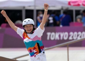 Una niña de 13 años ganó el oro en skateboard e hizo historia en los Juegos Olímpicos de Tokio