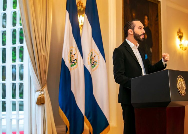 “En dos años no hemos utilizado una tan sola lata de gas lacrimógeno y nos llaman dictadura”: Presidente Bukele ante manifestaciones en Asamblea Legislativa