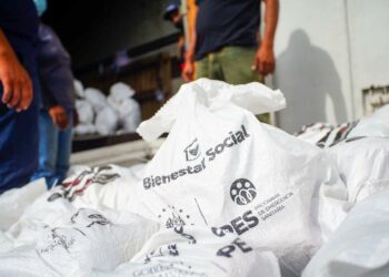 Gobierno entrega paquetes alimentarios en municipios de La Libertad