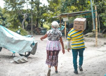 Gobierno continúa con entregas de paquetes alimentarios a hogares salvadoreños
