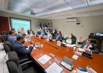 Comisión de Hacienda emite dictámenes favorables para ratificar préstamos para Los Chorros, seguridad y educación