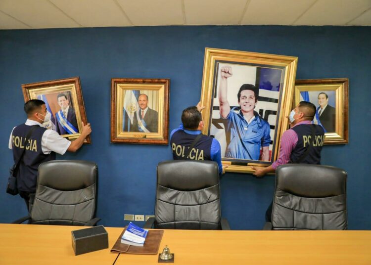 (IMÁGENES) | Estado salvadoreño toma posesión de la sede central de ARENA y de otros bienes del tricolor