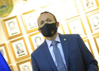 “Estamos comprometidos a terminar con este sistema corrupto que ha carcomido las instituciones del Estado”: Gustavo Villatoro