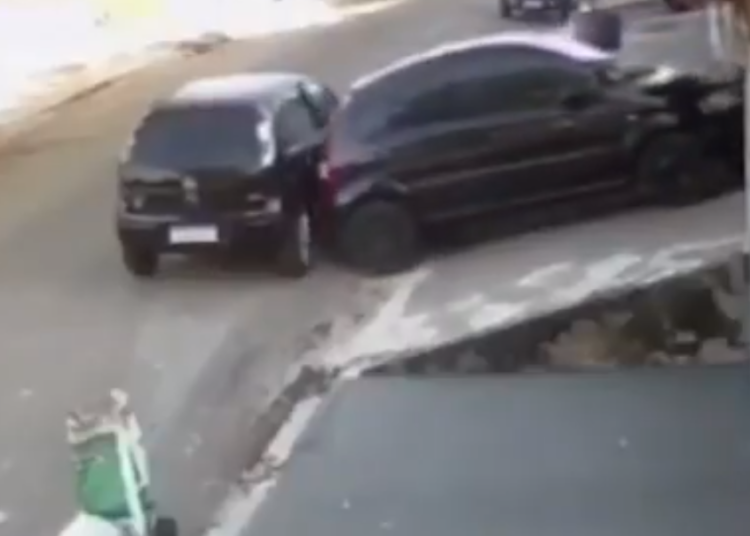 (VIDEO) Graban un inusual accidente automovilístico en Brasil con un final inesperado