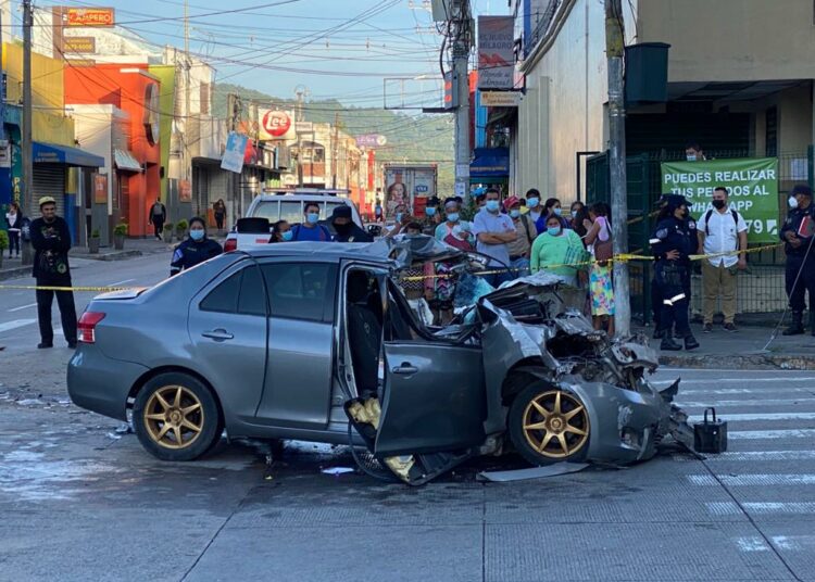 Dos fallecidos deja accidente de tránsito en Santa Tecla