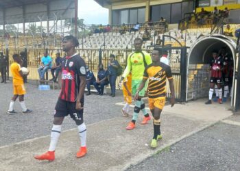 (VIDEO) En Ghana un futbolista marcó dos goles en contra y reconoció que los hizo a propósito