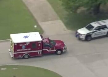 Roba una ambulancia a punta de pistola con un paciente dentro