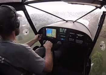 (VIDEO) Graba su vuelo en avioneta en plena tormenta para mostrar cómo el tiempo puede cambiar en pocos minutos