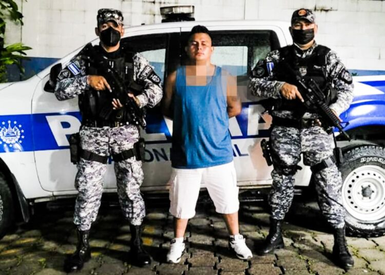 PNC captura a sujeto ebrio y le incautan $24 mil en efectivo de dudosa procedencia