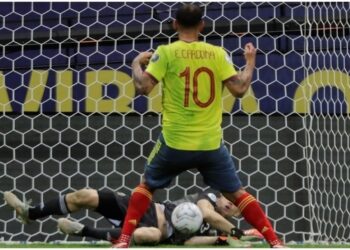 (VIDEO) «Nos vemos gordito», la burla a Edwin Cardona de los jugadores de Argentina tras fallar el penal