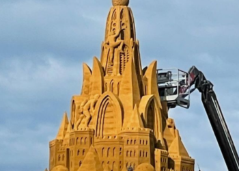 Construyen en Dinamarca el castillo de arena más grande del mundo