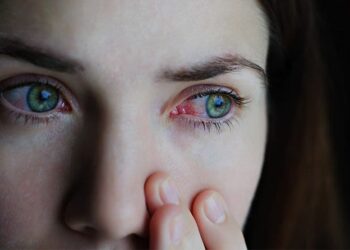 Identifican un nuevo síntoma del Post Covid: alteraciones en la superficie de los ojos