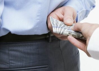 Periodistas corruptos que recibieron fondos del estado serán investigados por la Asamblea Legislativa