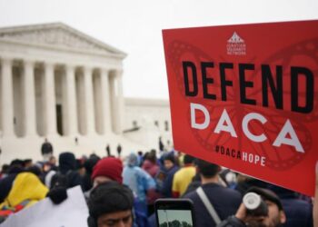 Un juez de Texas declara ilegal el programa DACA de EE. UU. y suspende nuevas solicitudes