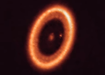 (VIDEO) Astrónomos detectan por primera vez un disco que forma la luna alrededor de un exoplaneta