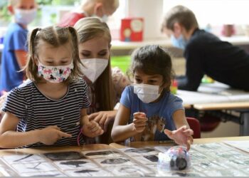 Los Centros De Control de prevención de Enfermedades recomendaron la reapertura total de las escuelas en EE.UU.