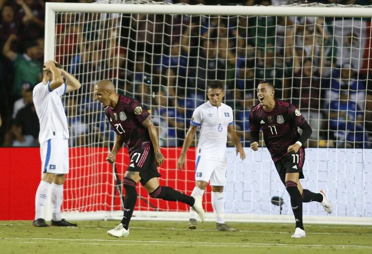 El Salvador cae ante México y avanza segundo del grupo A