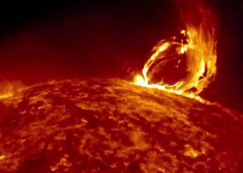 (VIDEO) Una poderosa llamarada solar de clase X alcanza la Tierra por primera vez en cuatro años