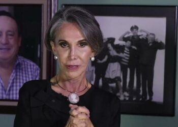 Florinda Meza se molesta con periodistas al consultarle por la regalías de los programas de Chespirito