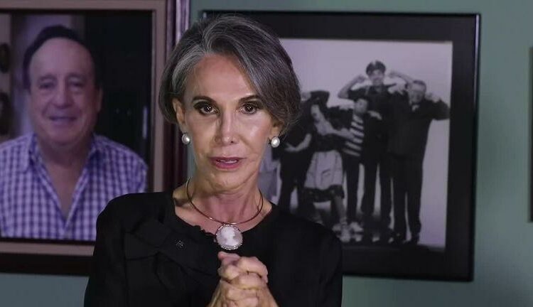 Florinda Meza se molesta con periodistas al consultarle por la regalías de los programas de Chespirito