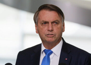 Jair Bolsonaro será trasladado a San Pablo para una posible cirugía intestinal