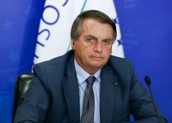 La mayoría de brasileños quiere llevar al presidente Jair Bolsonaro a un juicio político