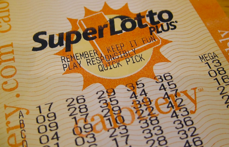 Un hombre gana más de 55 millones de dólares pero se lo esconde a su familia durante diez años