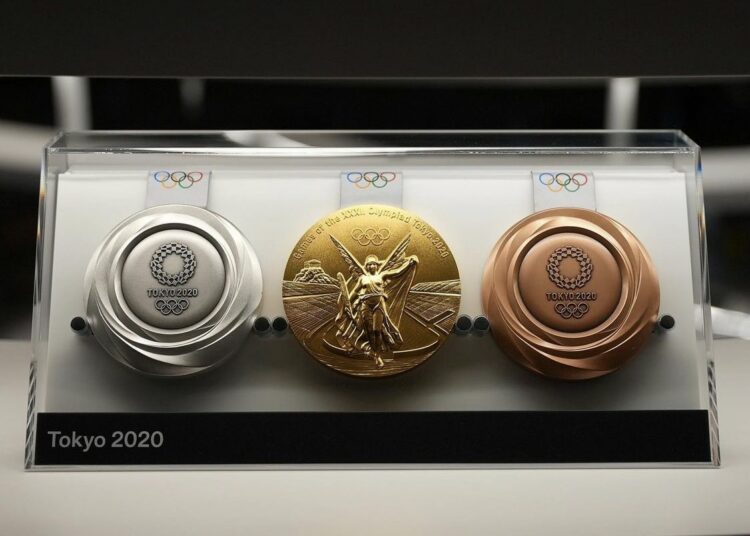 (VIDEO) Las innovadoras medallas con “basura tecnológica” que le darán a los ganadores de los Juegos Olímpicos de Tokio