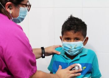 Lanzan campaña #TEELIJOATI para brindar alimentación y atención médica a niños, niñas y jóvenes de escasos recursos de Santa Ana