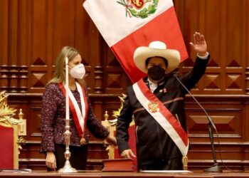 Pedro Castillo asumió como presidente de Perú y en su discurso inaugural aseguró no estatizará la economía
