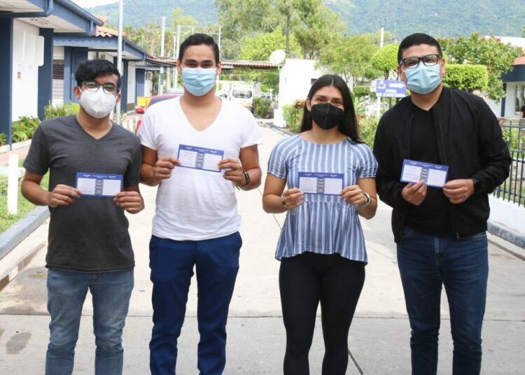 Comercios darán descuentos por presentar cartilla de vacunación con esquema completo