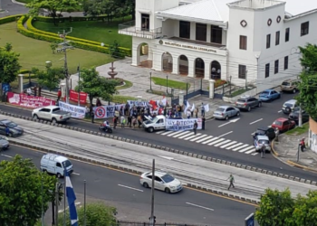 Fracasa manifestación del FMLN que intentaba bloquear la Alameda Juan Pablo Segundo