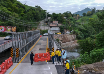 MOP y VMT habilitan puente provisional en Agua Caliente, Soyapango