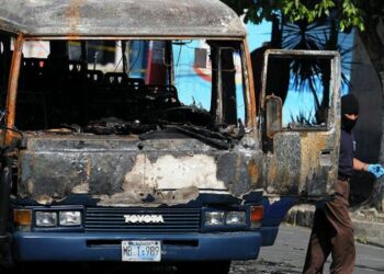 Gustavo Villatoro confirma la captura de implicados en la quema de microbús con personas a bordo ocurrida en año 2010