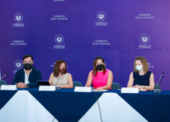 Restaurantes, hoteles, empresas de bebidas y parques darán incentivos a los que se hayan vacunado contra el COVID-19