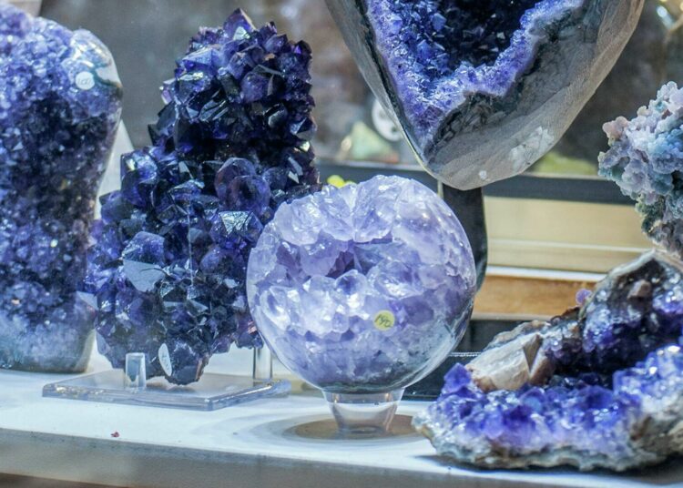 Encuentran en Sri Lanka el zafiro estrella más grande jamás visto que pesa media tonelada y puede llegar a valer 1.000 millones de dólares