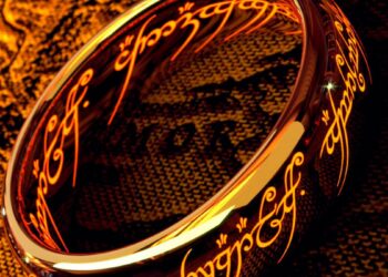 (VIDEO) ¿Podría la lava destruir el ‘anillo único’ del ‘El señor de los anillos’? Un ‘youtuber’ realiza un experimento para comprobarlo