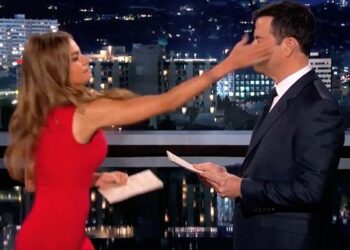 (VIDEO) Sofía Vergara se sintió humillada por Jimmy Kimmel y así fue como lo cacheteó en vivo