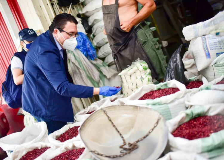 Defensoría del Consumidor sigue verificando precios y advierte con multas de hasta 500 salarios mínimos