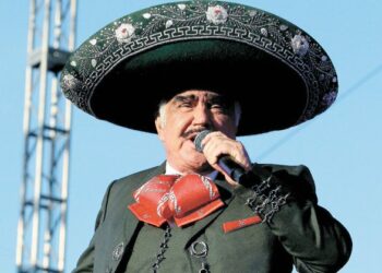 Vicente Fernández fue ingresado al hospital ¿ cuál es su estado de salud?
