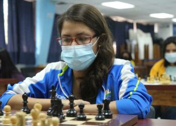 Celina Palacios lidera el campeonato nacional femenino de ajedrez