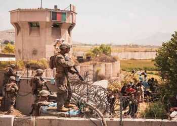 Guardia afgano muere en tiroteo en aeropuerto de Kabul