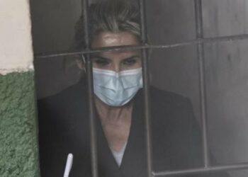 Psiquiatra examina a Jeanine Áñez y le diagnostica varios «síndromes sistémicos» y recomienda traslado a un centro especializado