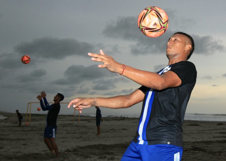 Andrés Osorio debutará como mundialista con la selecta salvadoreña de playa en Rusia 2021