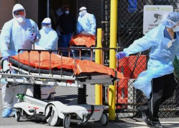 Estados Unidos alcanzó la cifra semanal más alta de contagios por covid-19 en seis meses