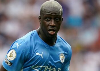 Detuvieron a jugador del Manchester City Benjamin Mendy por la acusación de cinco delitos sexuales