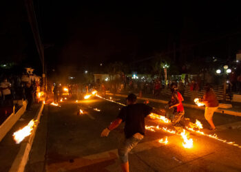 Tradición de las «Bolas de fuego» de Nejapa quedan suspendidas para evitar aumento de contagios de covid-19